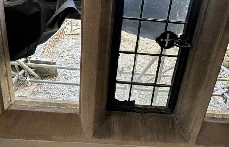 Bath stone window casements cleaned at country house near Swindon, Wiltshire